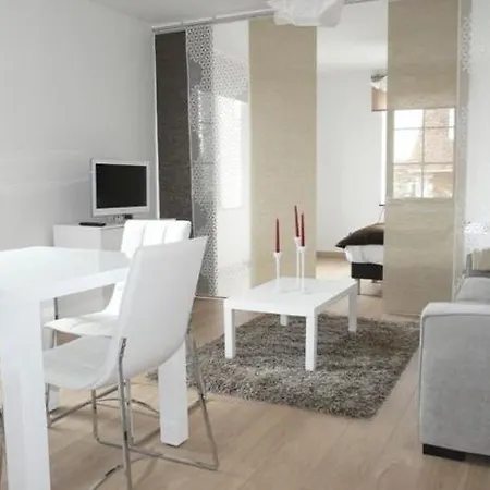 Les Mini-lofts De Paul Et Virginie アパートホテル